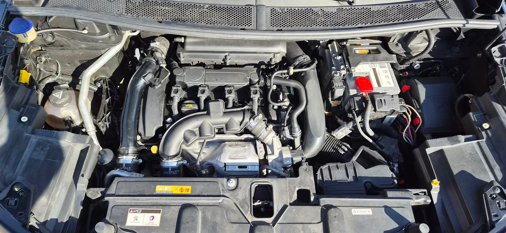PEUGEOT 5008 1.6 THP Active EAT-image-14