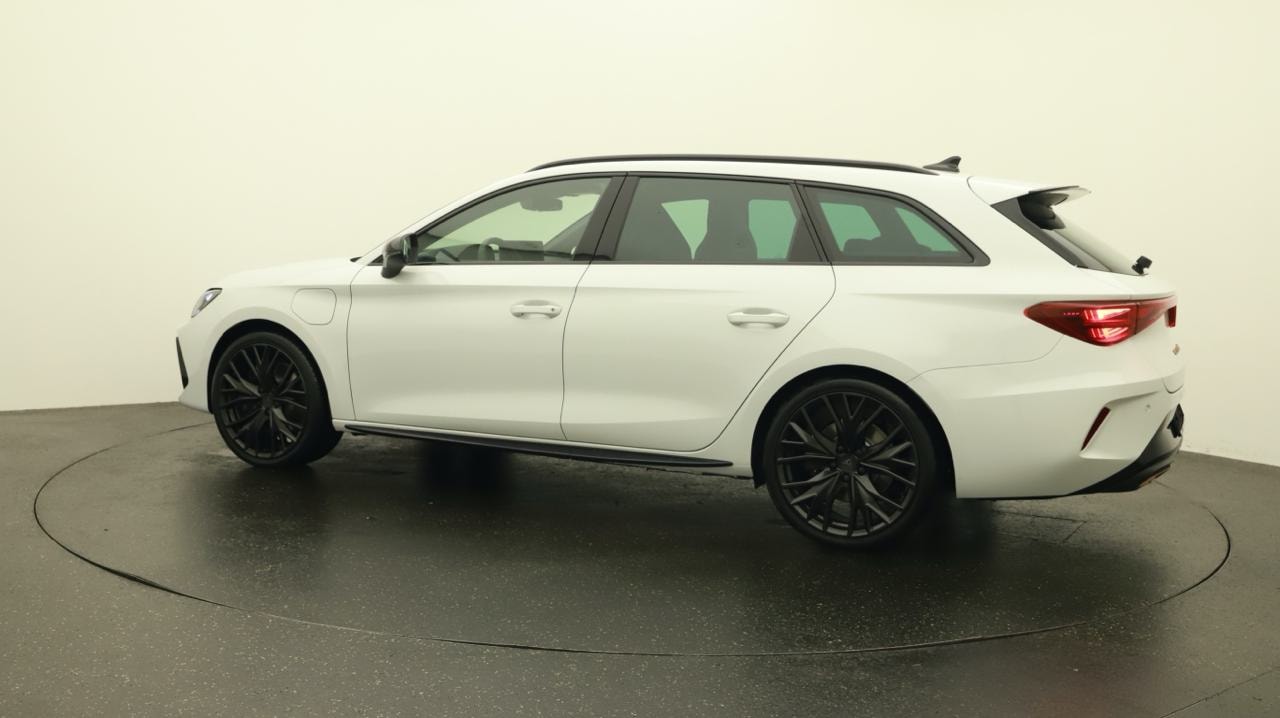 CUPRA LEON ST 1.5 e-HYBRID pHEV VZ Black Edition-showroom-element-2
