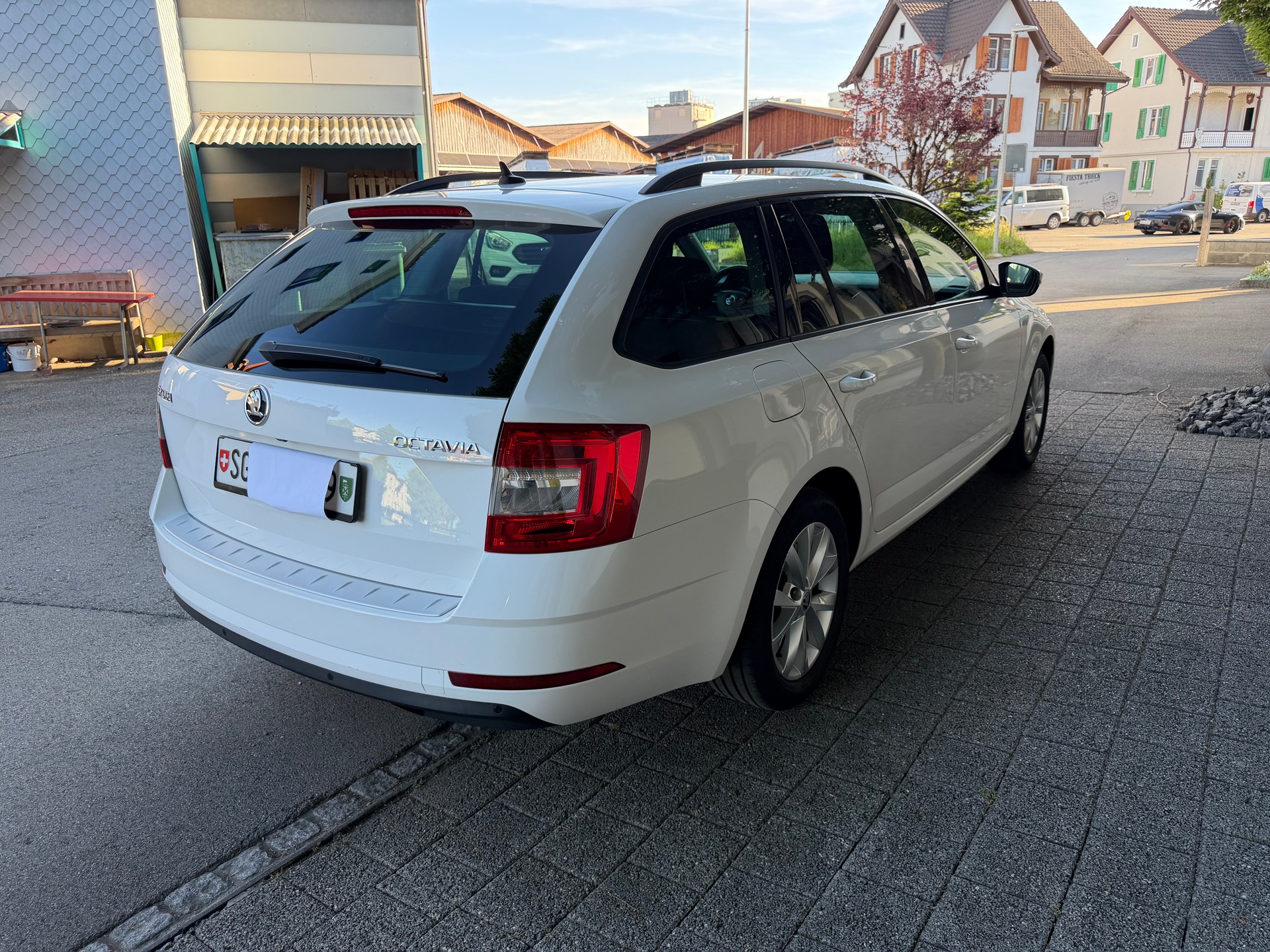 SKODA 2.0 TDI 150 Ambition 4x4 DSG-image-3