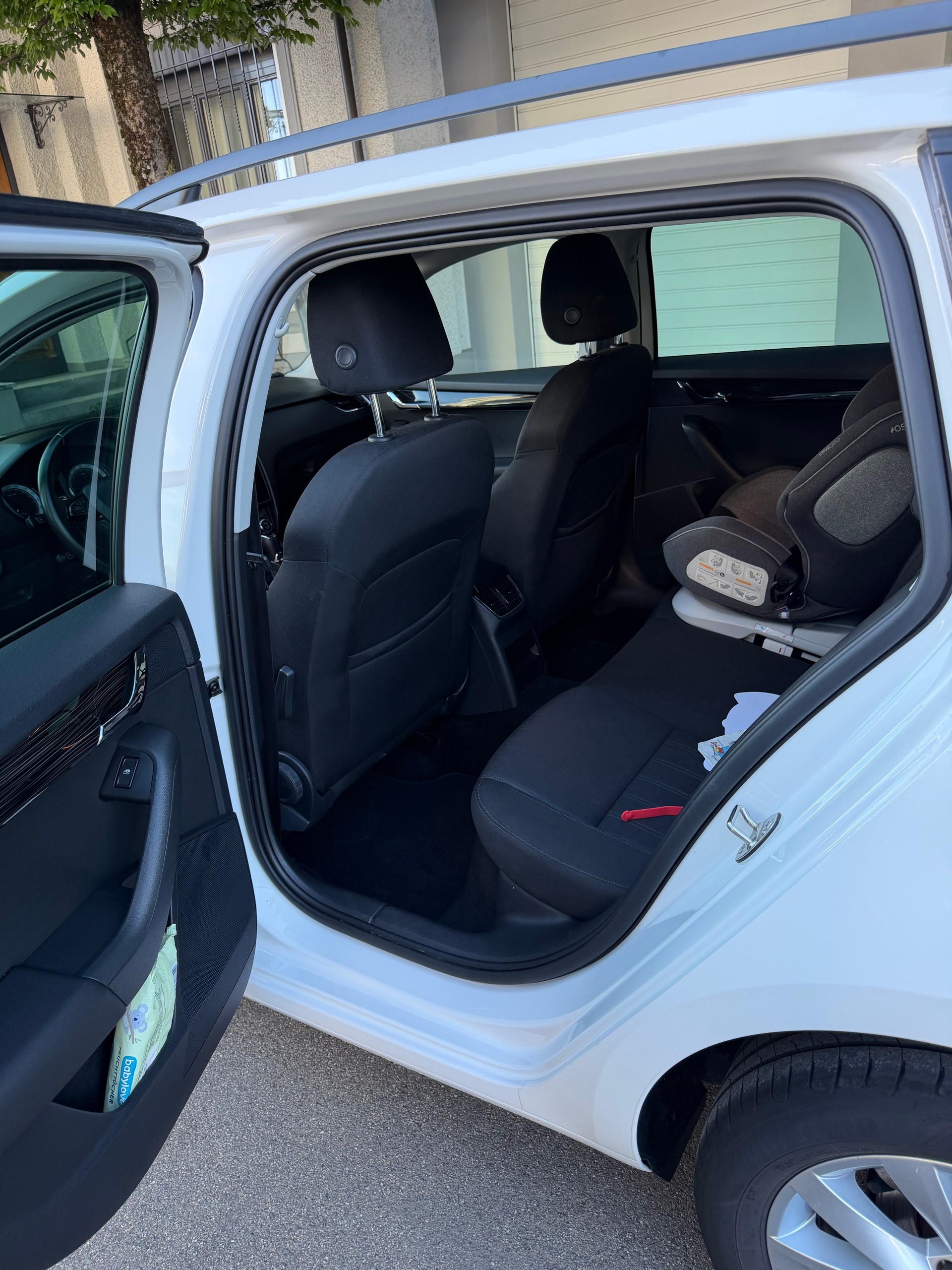 SKODA 2.0 TDI 150 Ambition 4x4 DSG-image-4