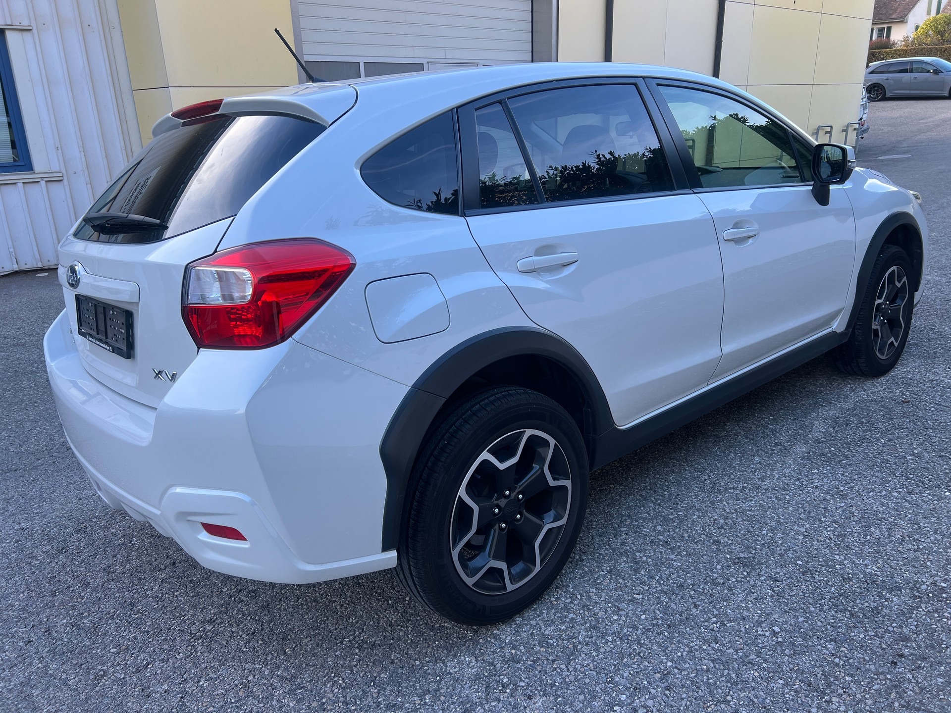 SUBARU XV 2.0 Swiss Three AWD-image-4
