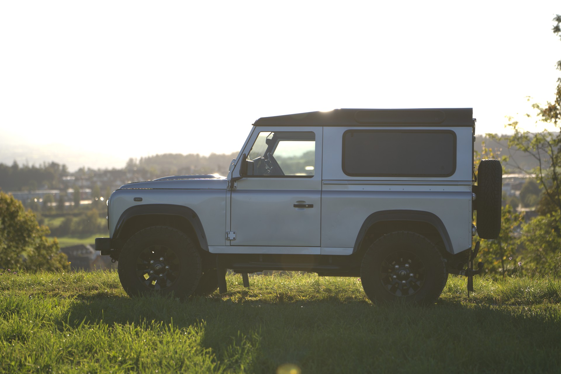 LAND ROVER Defender 90 SW 2.4Tdc-image-3