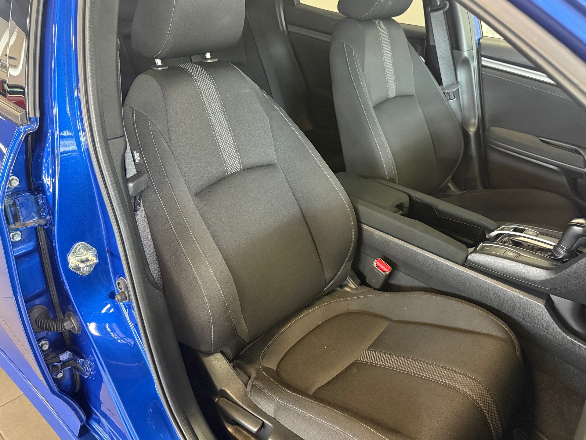HONDA Civic 1.0 VTEC Elegance CVT-image-6