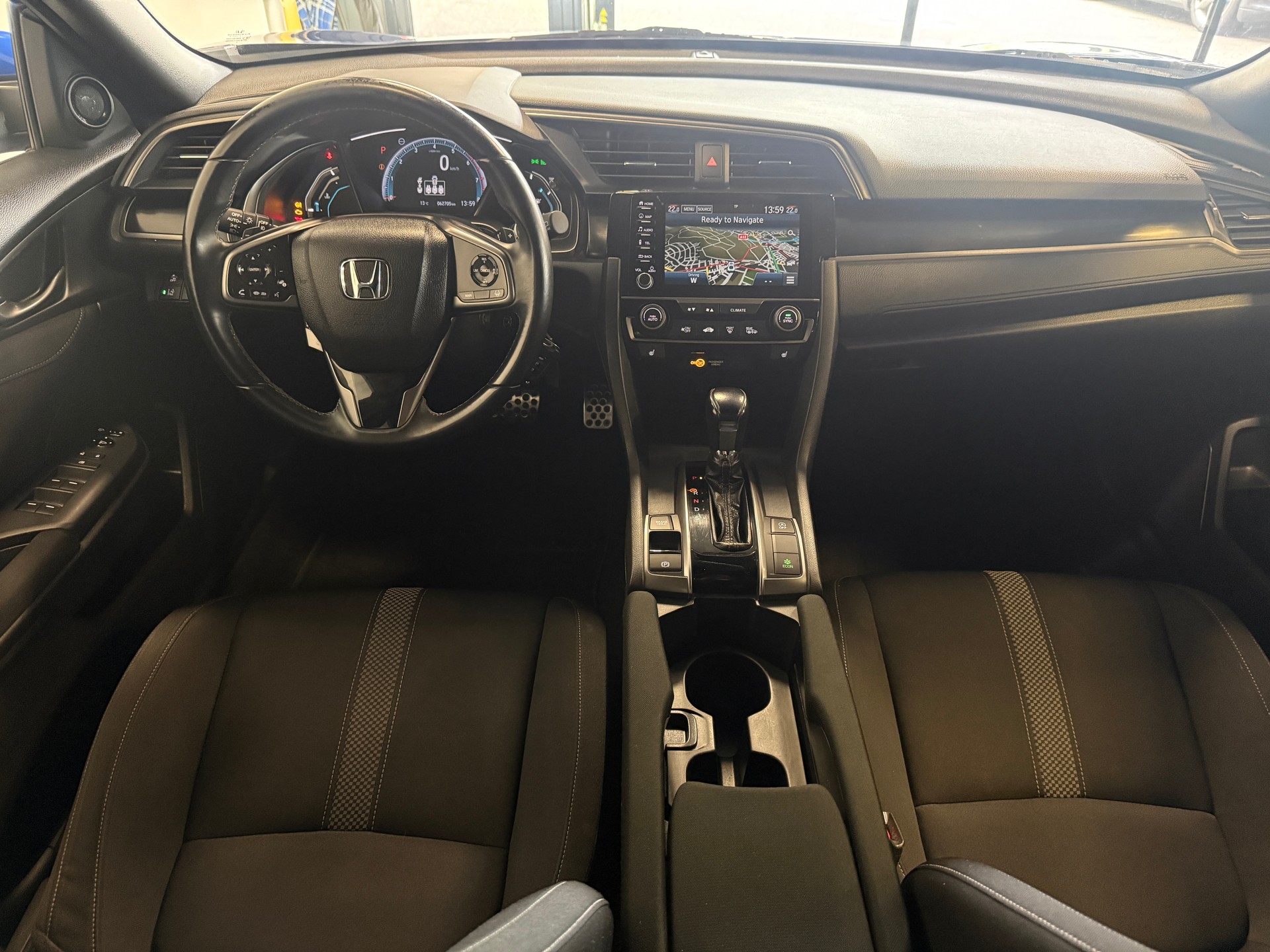 HONDA Civic 1.0 VTEC Elegance CVT-image-9