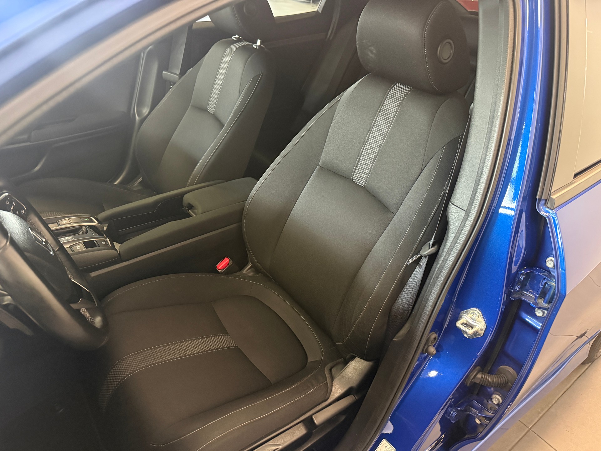 HONDA Civic 1.0 VTEC Elegance CVT-image-11