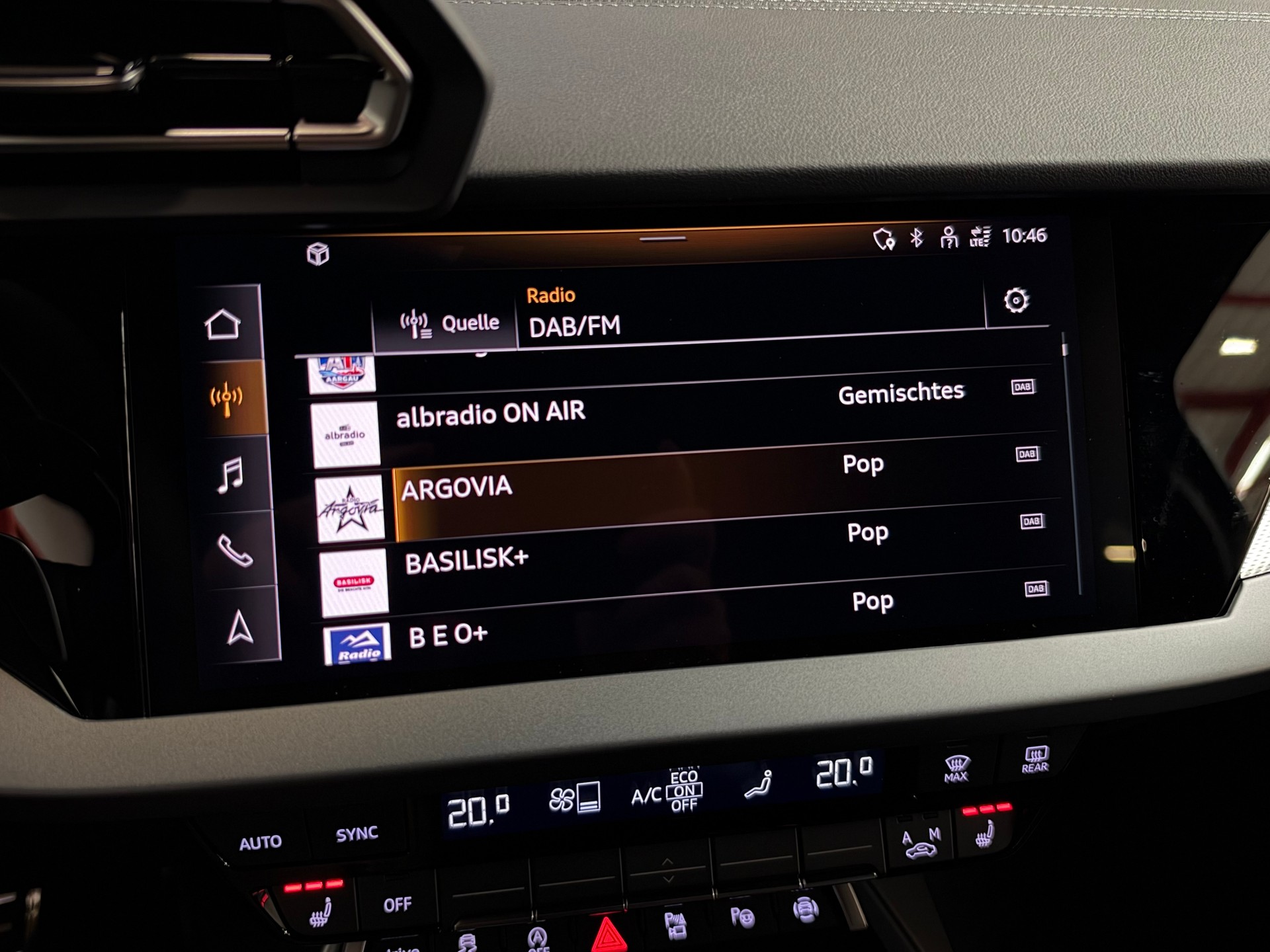 AUDI A3 Sportback 35 TFSI S line S-tronic-image-32