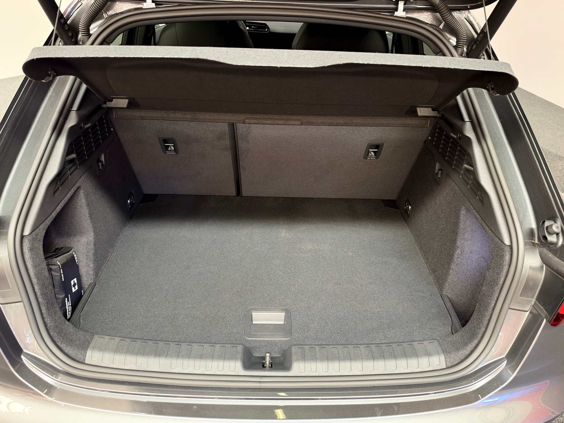 AUDI A3 Sportback 35 TFSI S line S-tronic-image-11