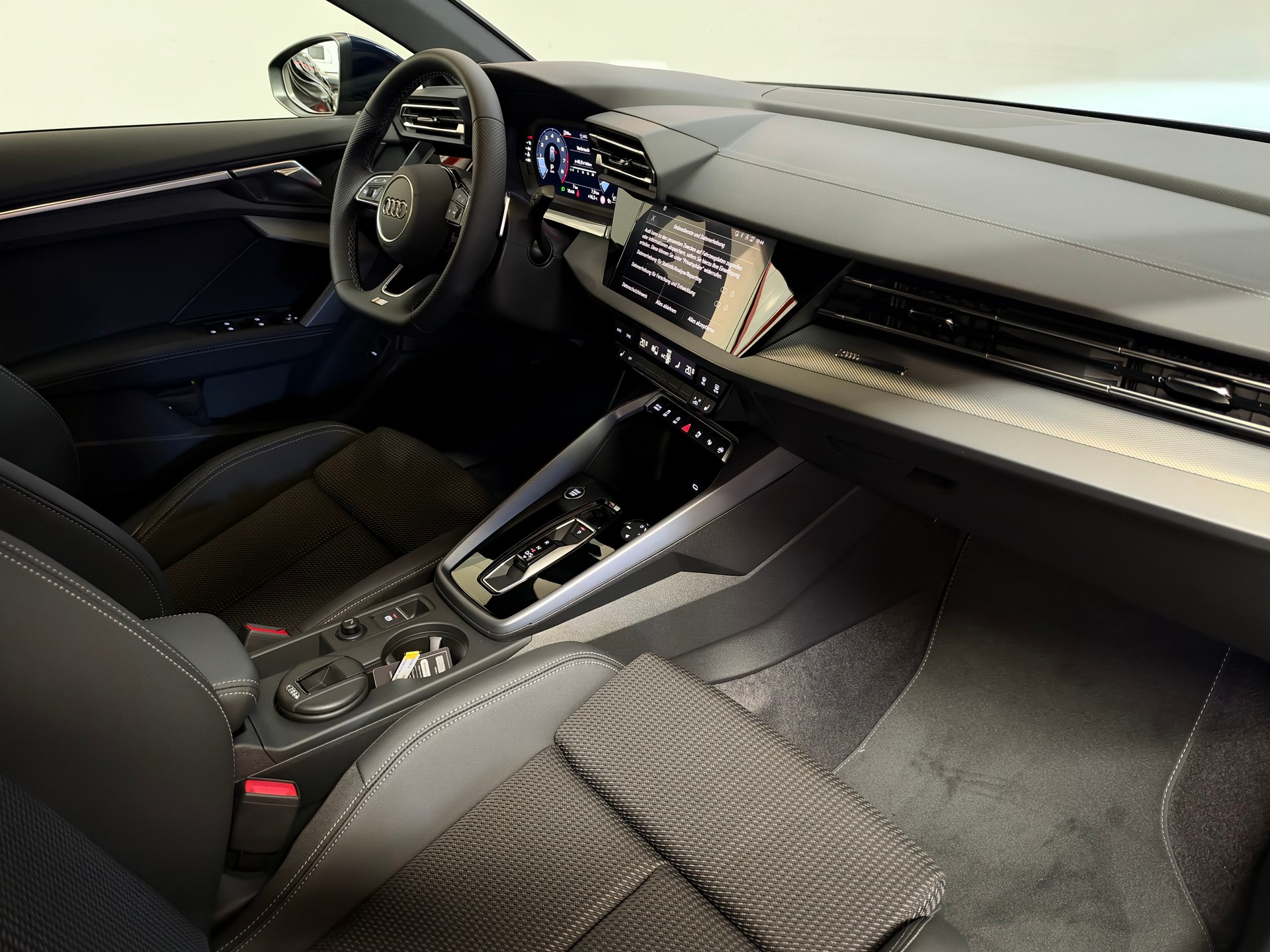 AUDI A3 Sportback 35 TFSI S line S-tronic-image-20