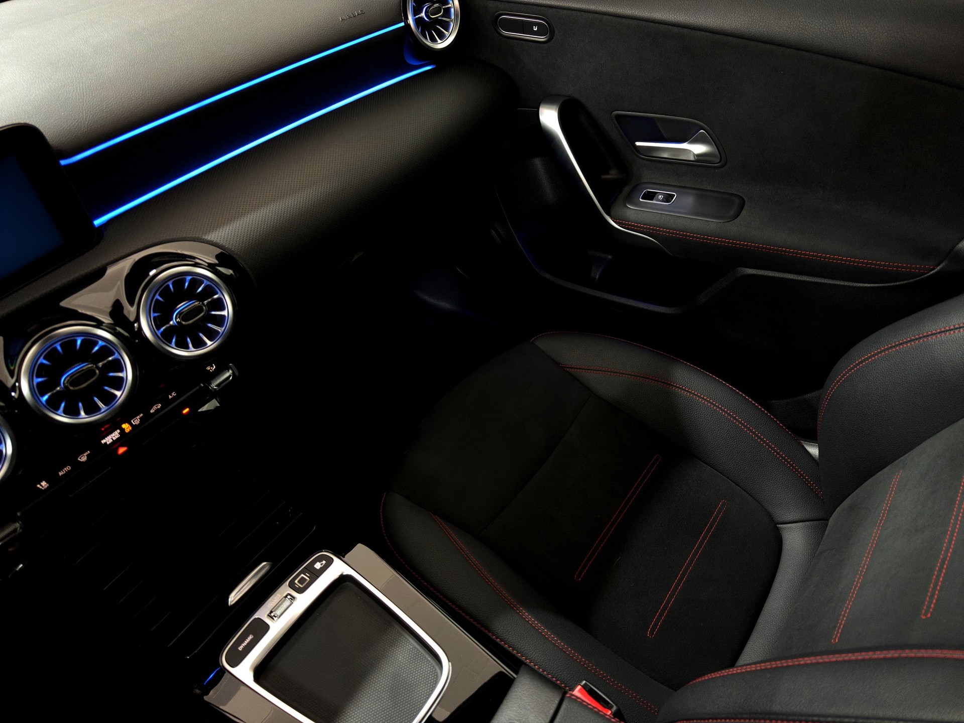 MERCEDES-BENZ A 200 Limousine 7G-DCT Night-Paket "Pano-RF.-Kamera-Multibeam LED"-image-18