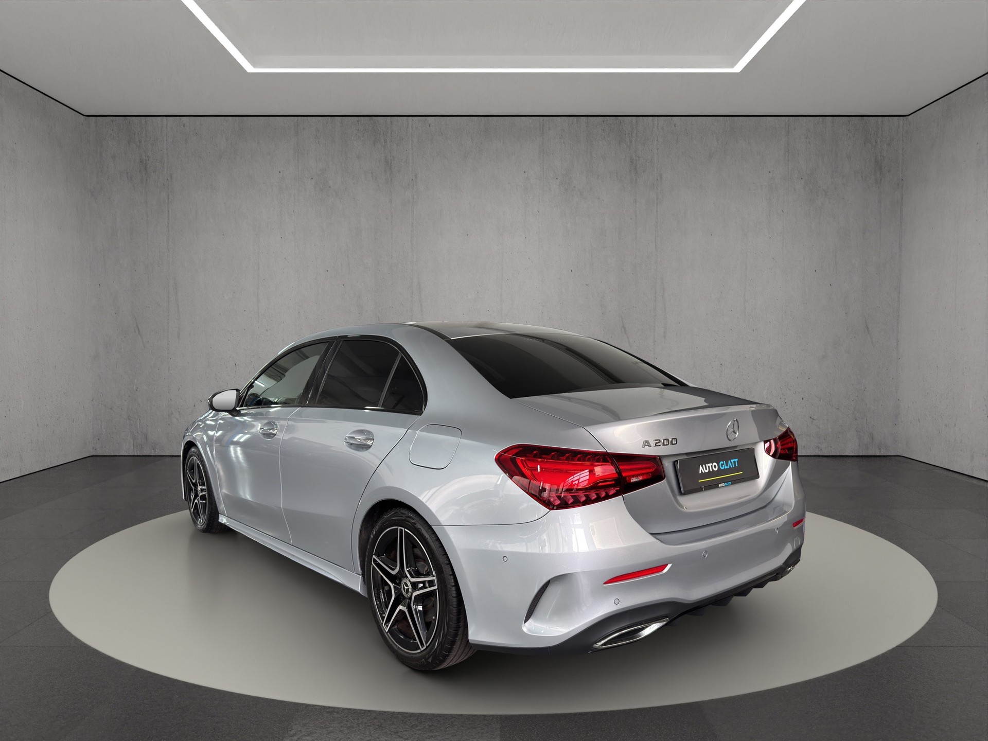 MERCEDES-BENZ A 200 Limousine 7G-DCT Night-Paket "Pano-RF.-Kamera-Multibeam LED"-image-4