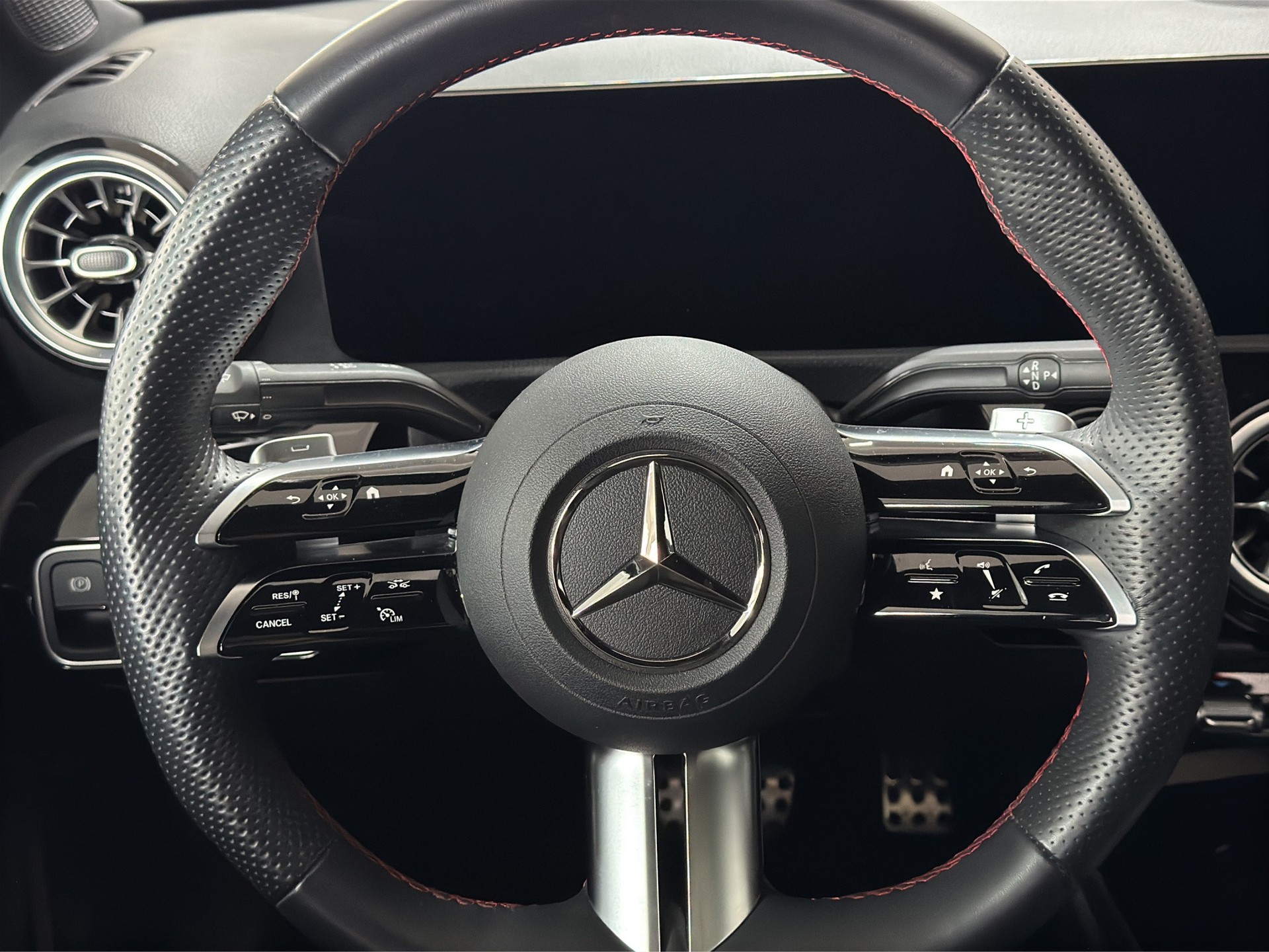 MERCEDES-BENZ A 200 Limousine 7G-DCT Night-Paket "Pano-RF.-Kamera-Multibeam LED"-image-13