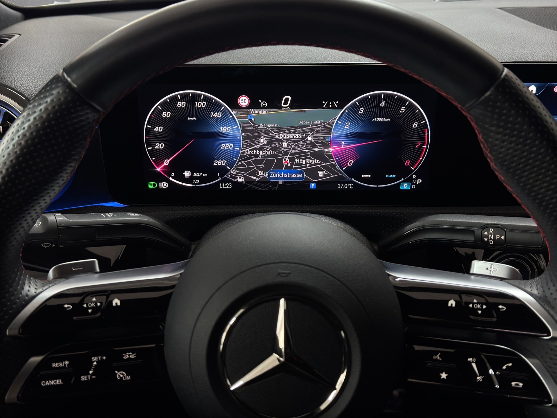 MERCEDES-BENZ A 200 Limousine 7G-DCT Night-Paket "Pano-RF.-Kamera-Multibeam LED"-image-14