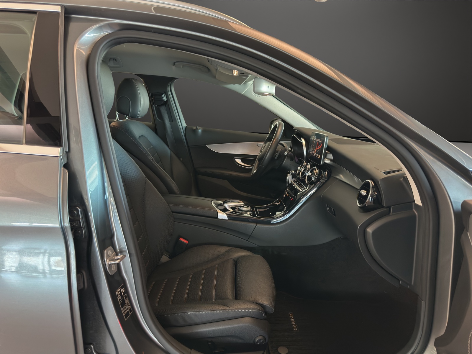MERCEDES-BENZ C 400 4Matic-image-10