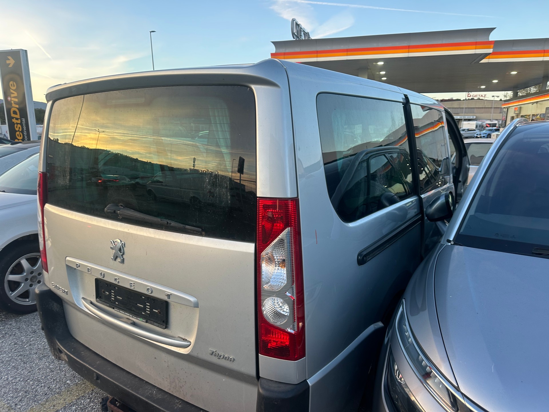 PEUGEOT Expert Tepee 2.0 HDi Confort L2-image-8