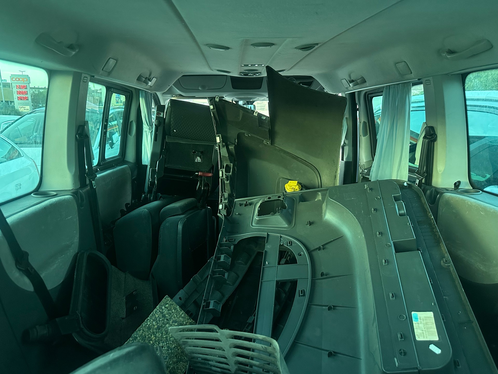 PEUGEOT Expert Tepee 2.0 HDi Confort L2-image-12
