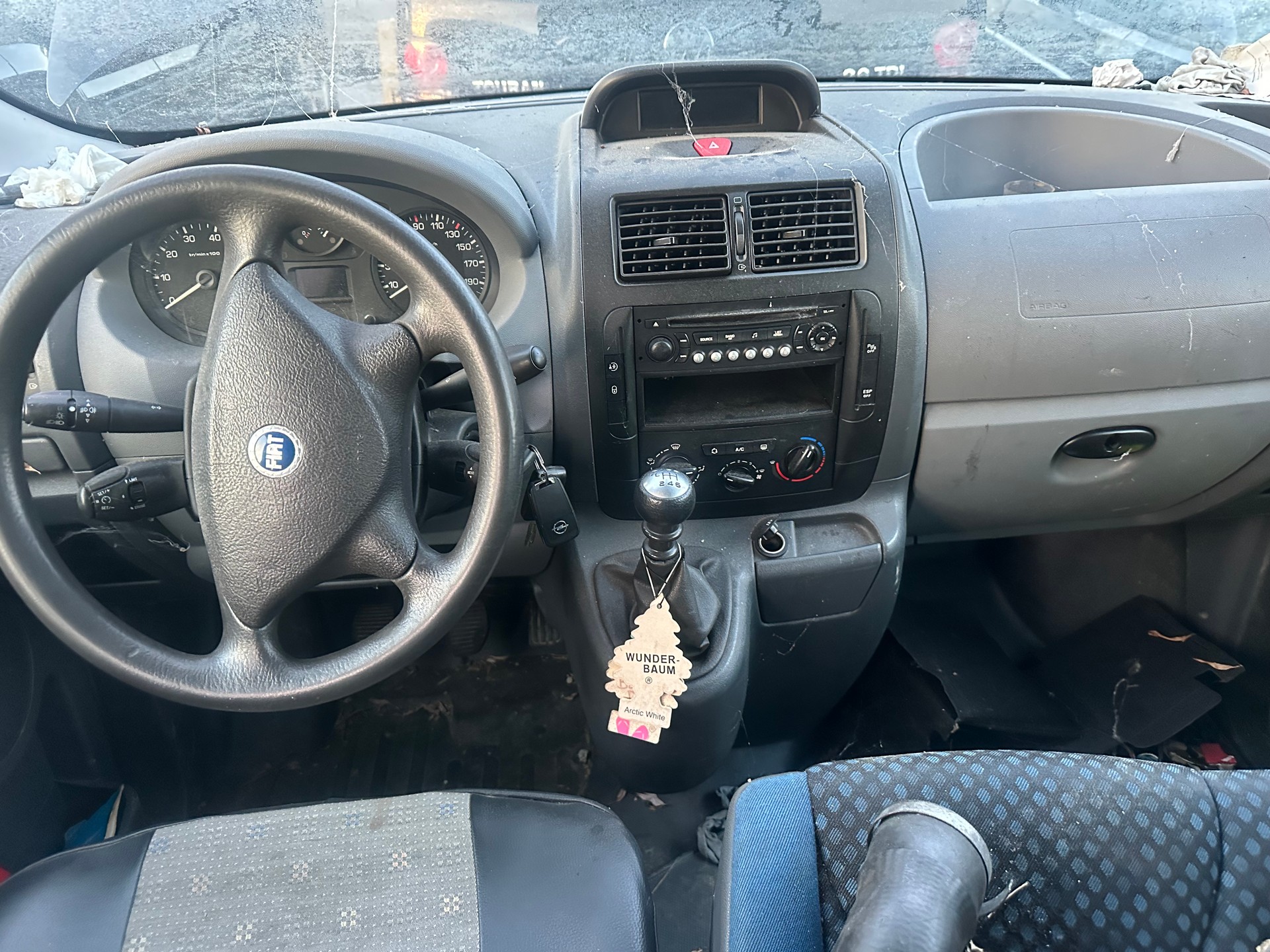 PEUGEOT Expert Tepee 2.0 HDi Confort L2-image-1
