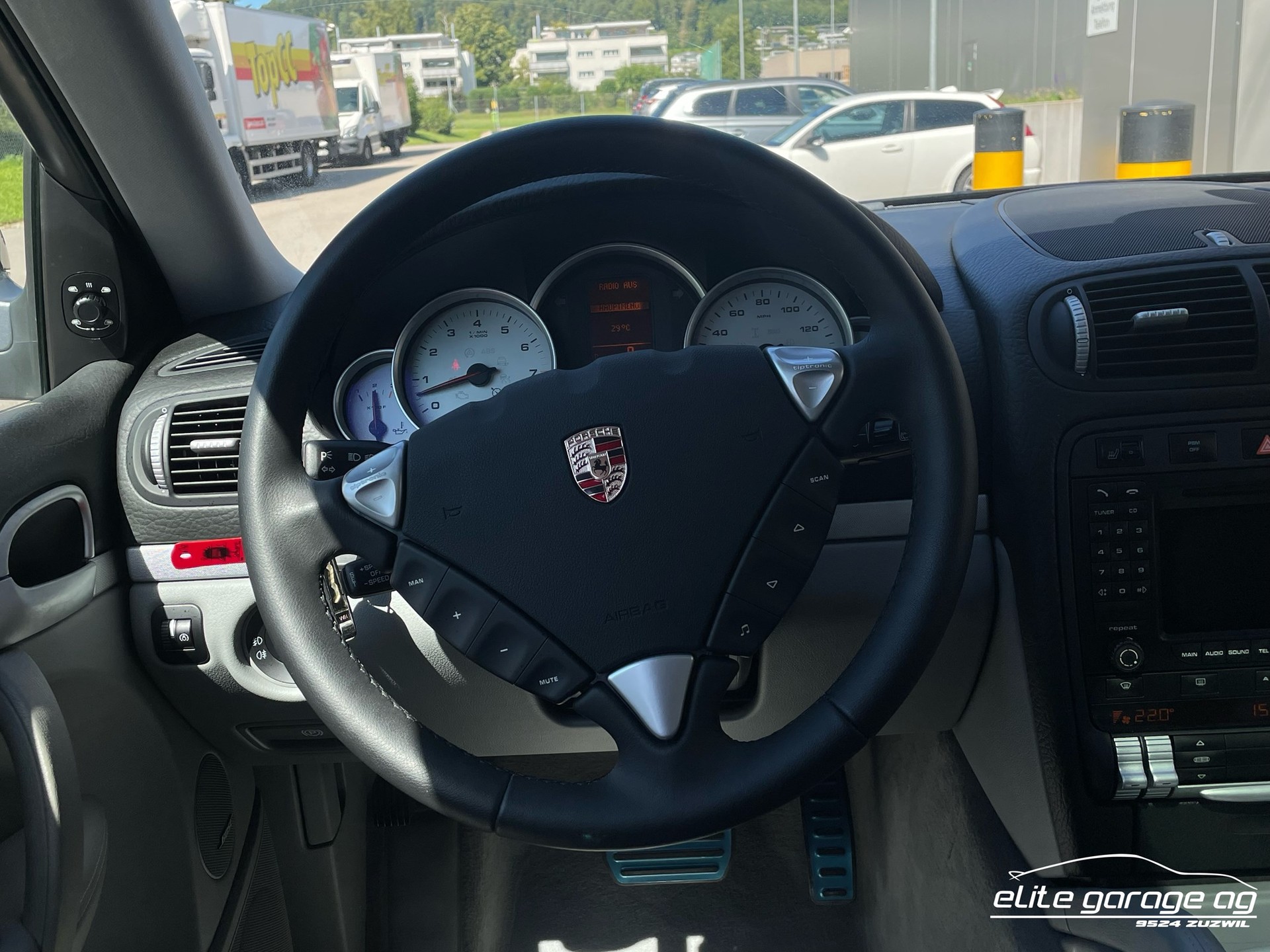 PORSCHE Cayenne S-image-7