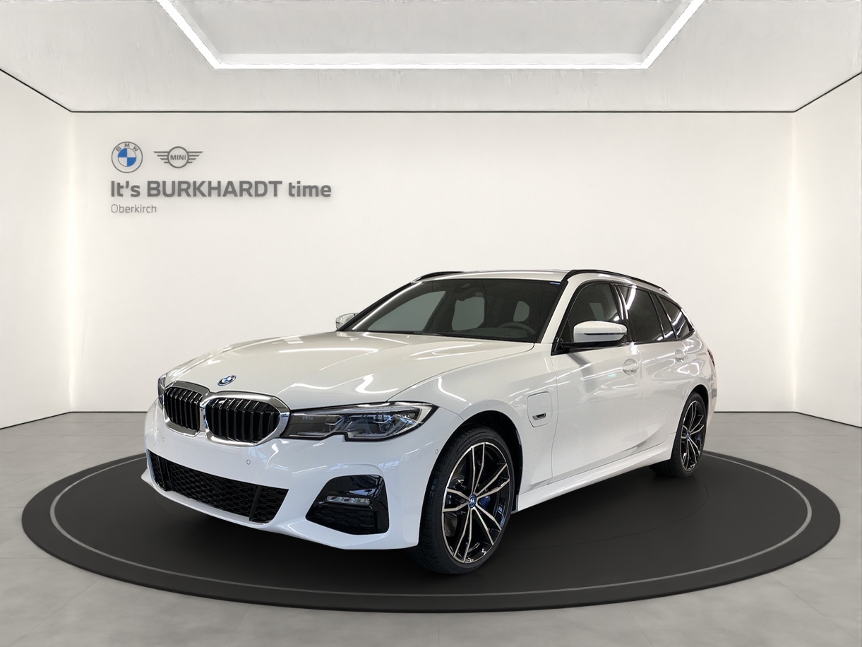 BMW 330e xDrive M Sport-image-0
