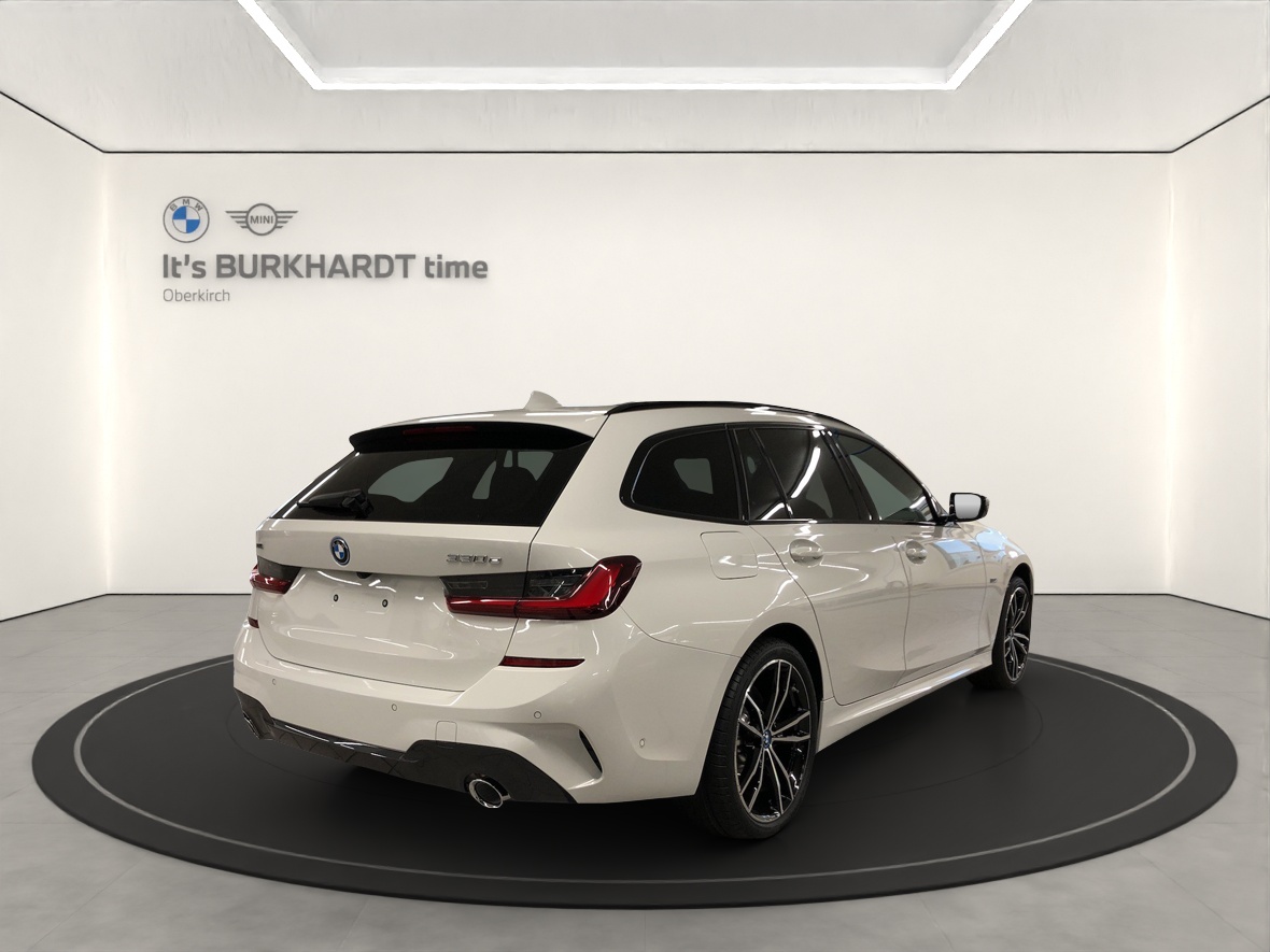 BMW 330e xDrive M Sport-image-2