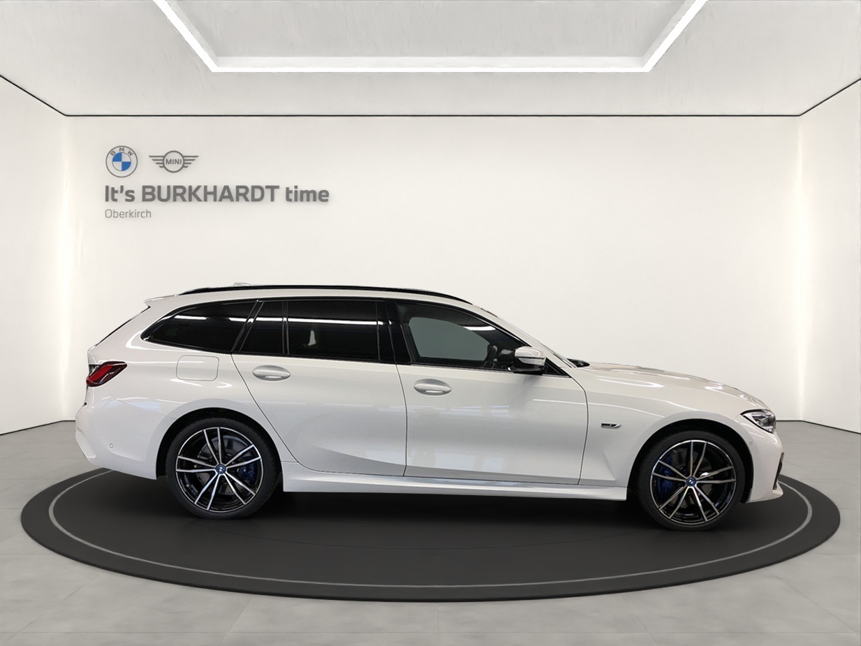 BMW 330e xDrive M Sport-image-3