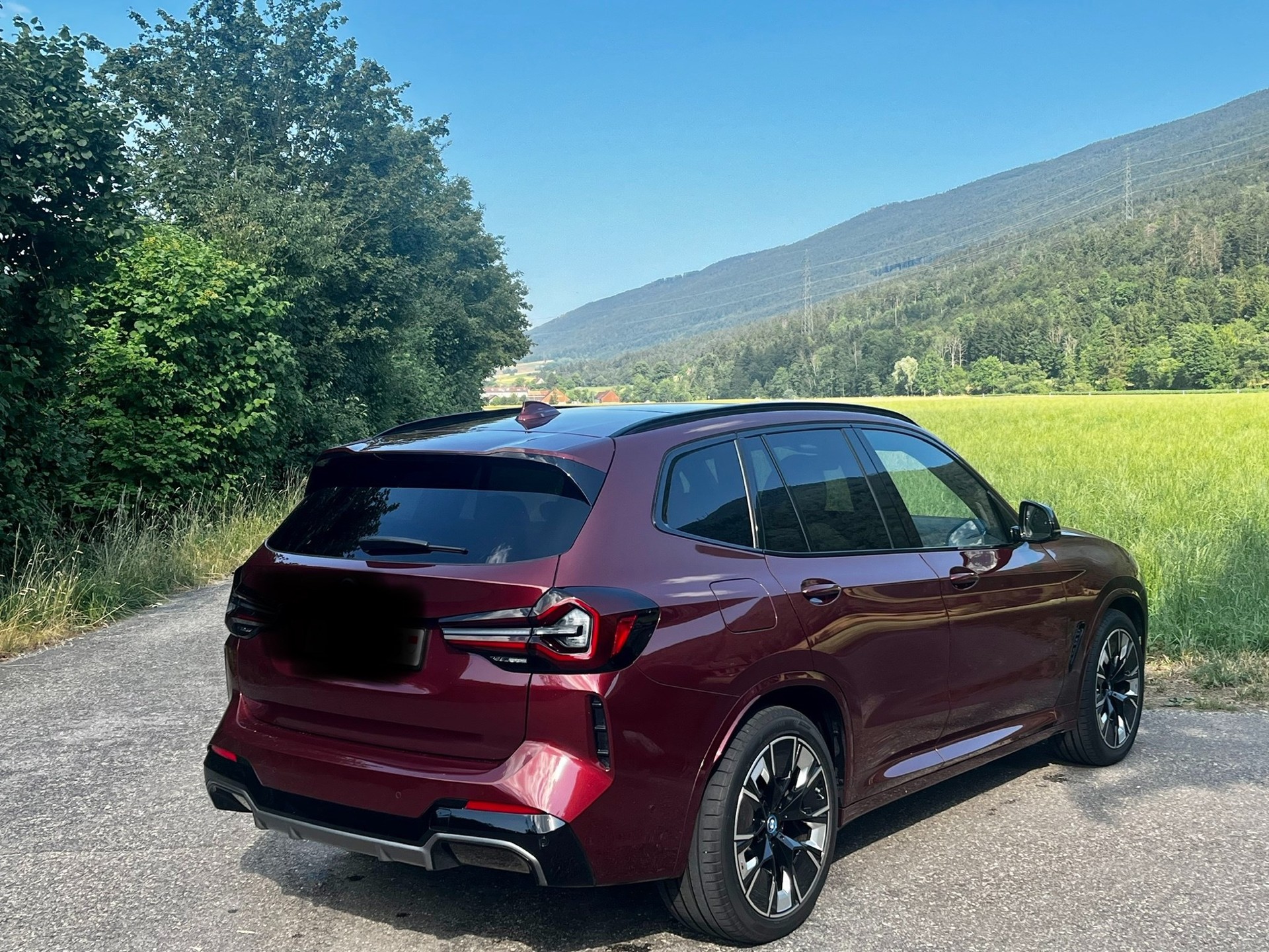 BMW iX3 Impressive-image-0