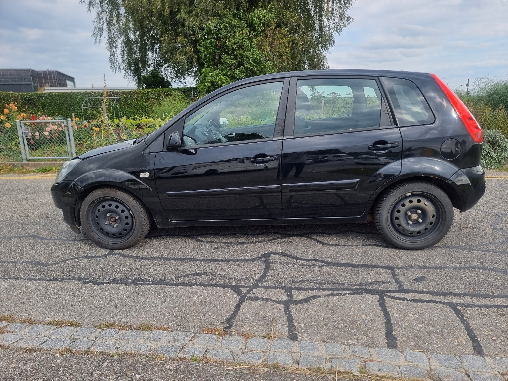 FORD Fiesta 1.6 16V Trend-image-4