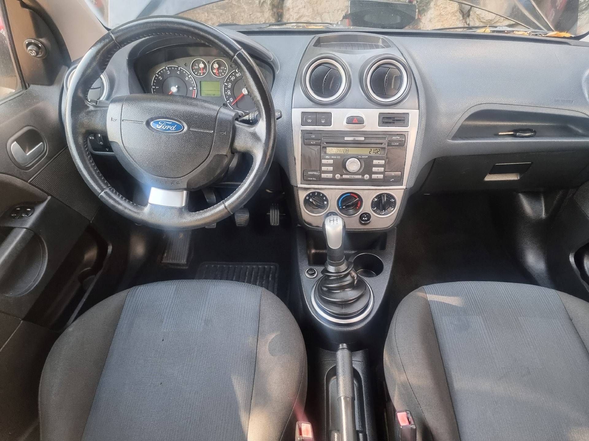 FORD Fiesta 1.6 16V Trend-image-9