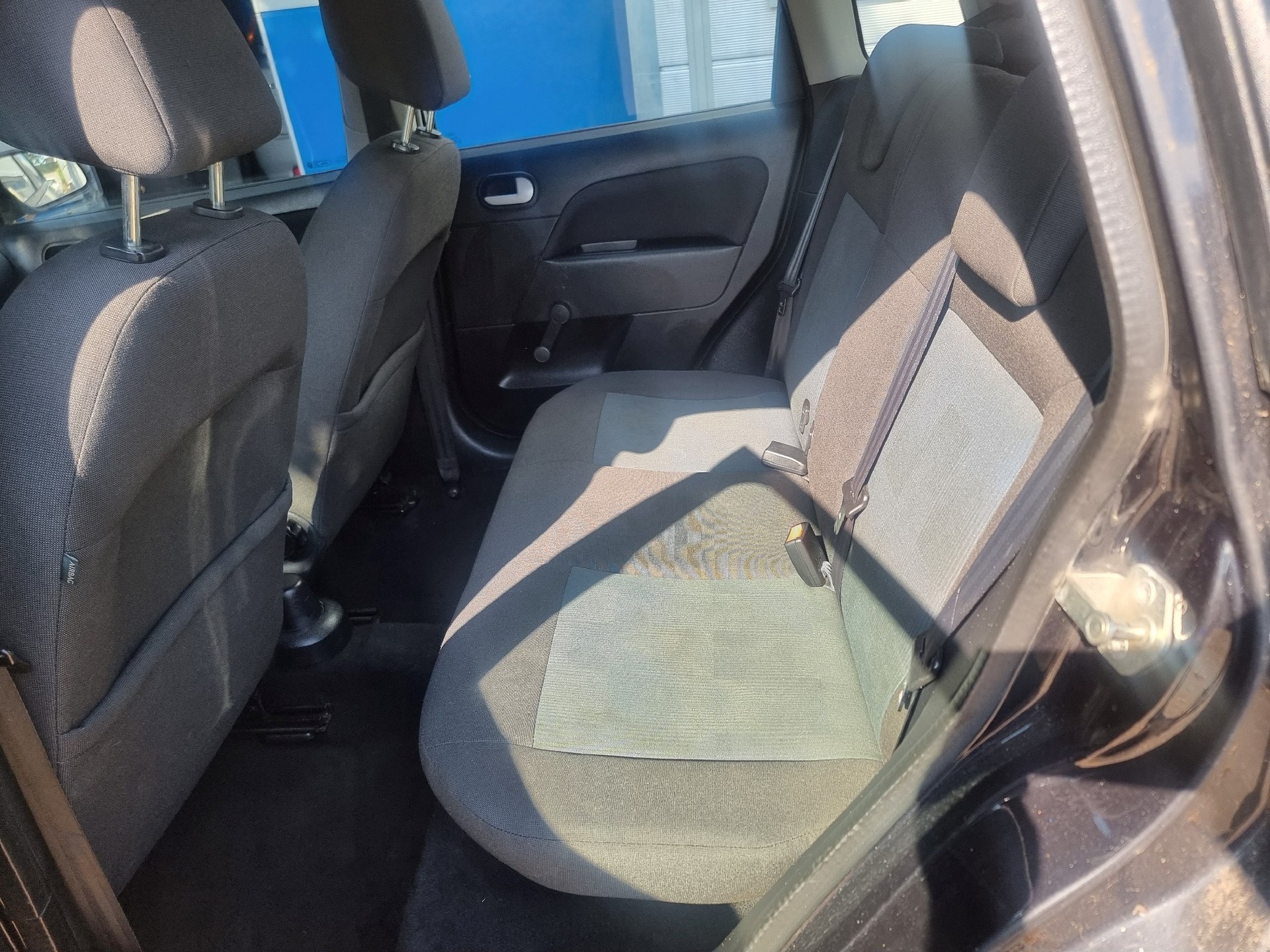 FORD Fiesta 1.6 16V Trend-image-11