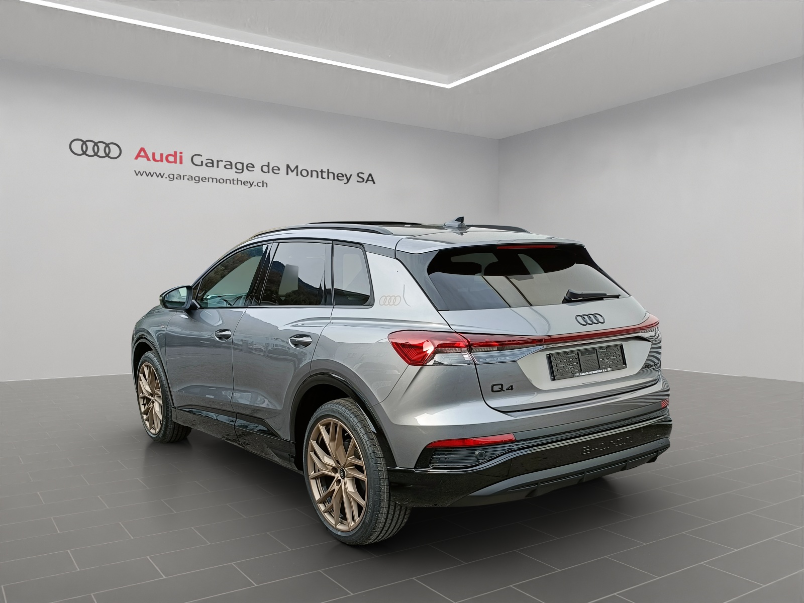 AUDI Q4 e-tron 55 quattro-image-5