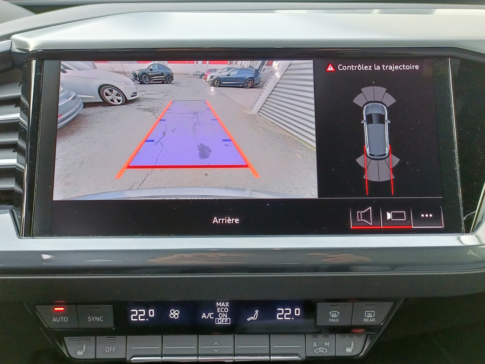 AUDI Q4 e-tron 55 quattro-image-11