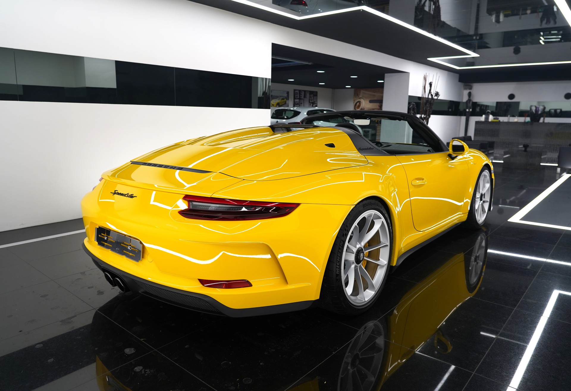 PORSCHE 911 Speedster-image-3