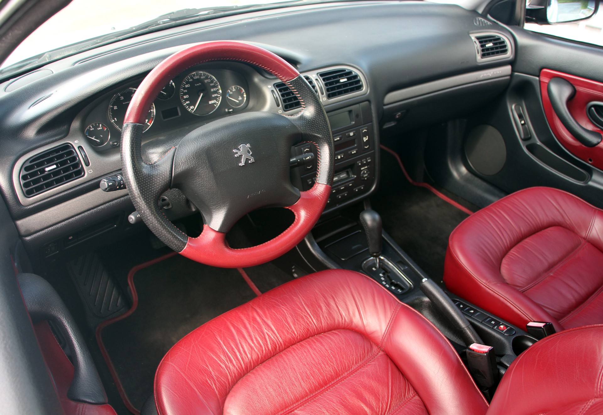 PEUGEOT 406 Coupé 3.0 V6 Pack-image-6
