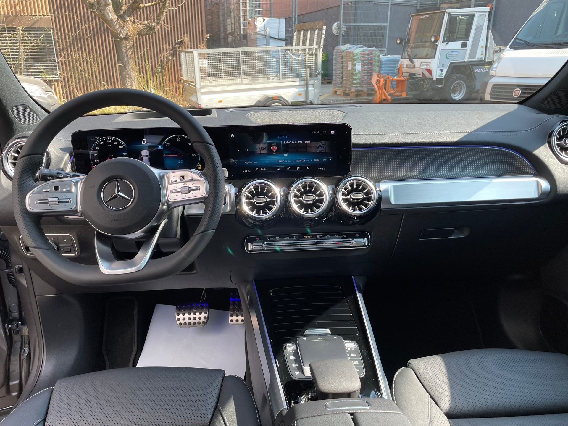 MERCEDES-BENZ EQB 350 AMG Line 4Matic-image-5