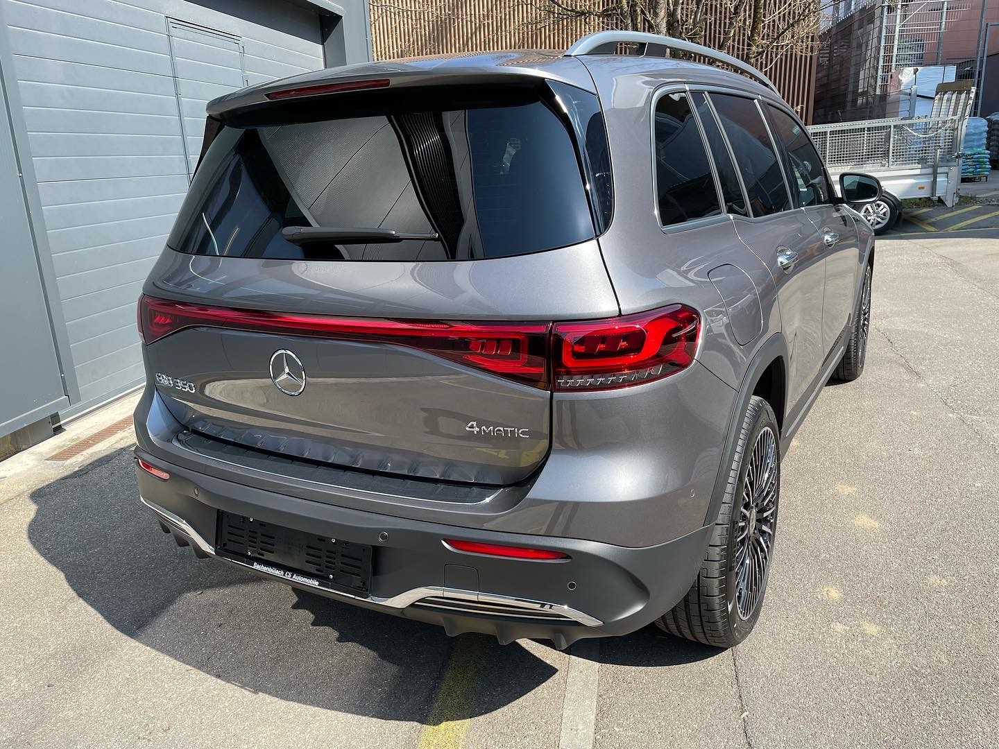 MERCEDES-BENZ EQB 350 AMG Line 4Matic-image-3