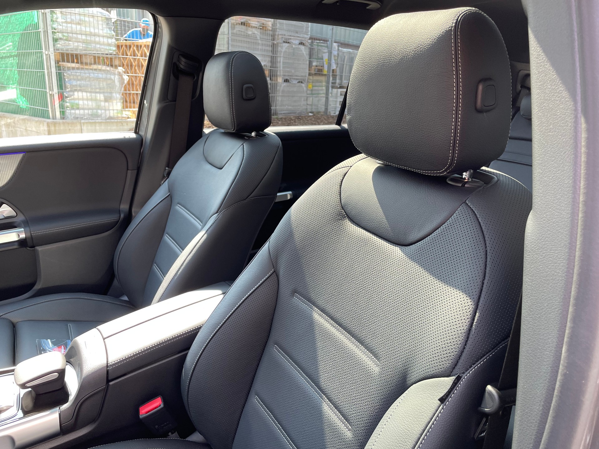MERCEDES-BENZ EQB 350 AMG Line 4Matic-image-12