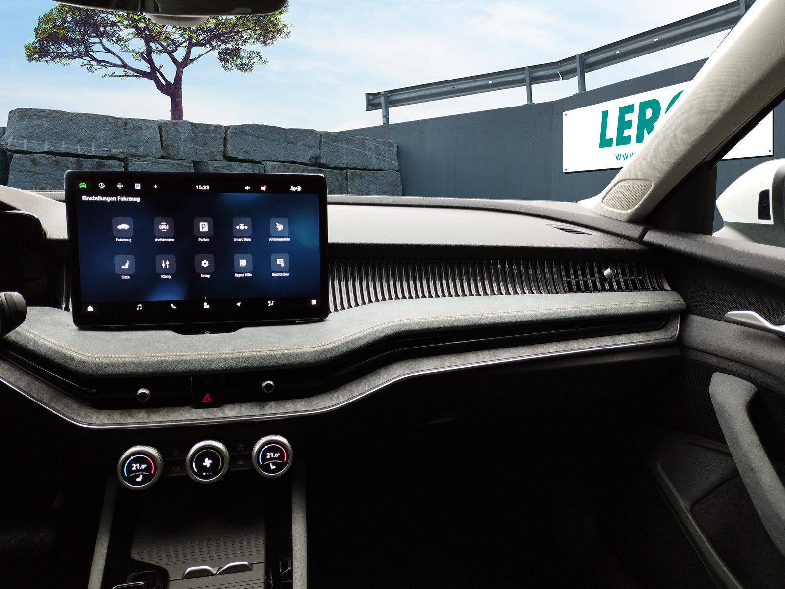 SKODA Superb Combi 2.0 TDi Selection DSG-image-9