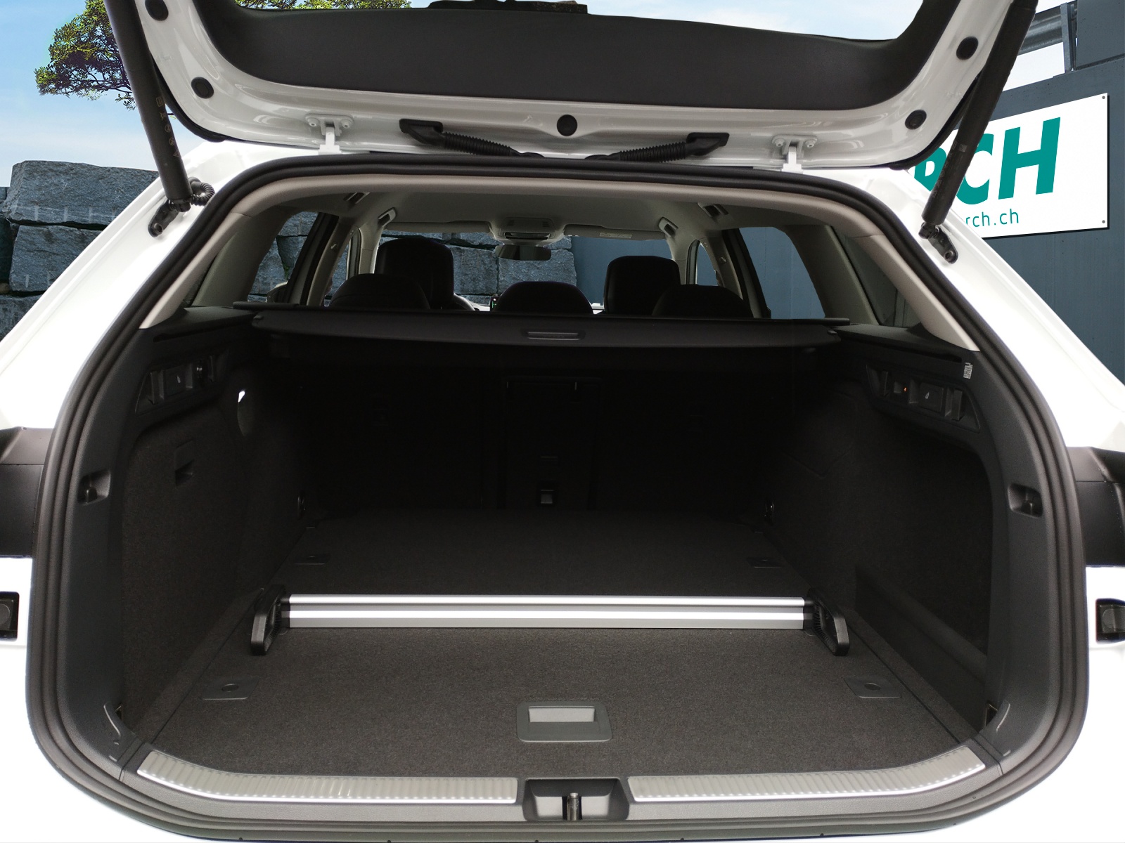 SKODA Superb Combi 2.0 TDi Selection DSG-image-5