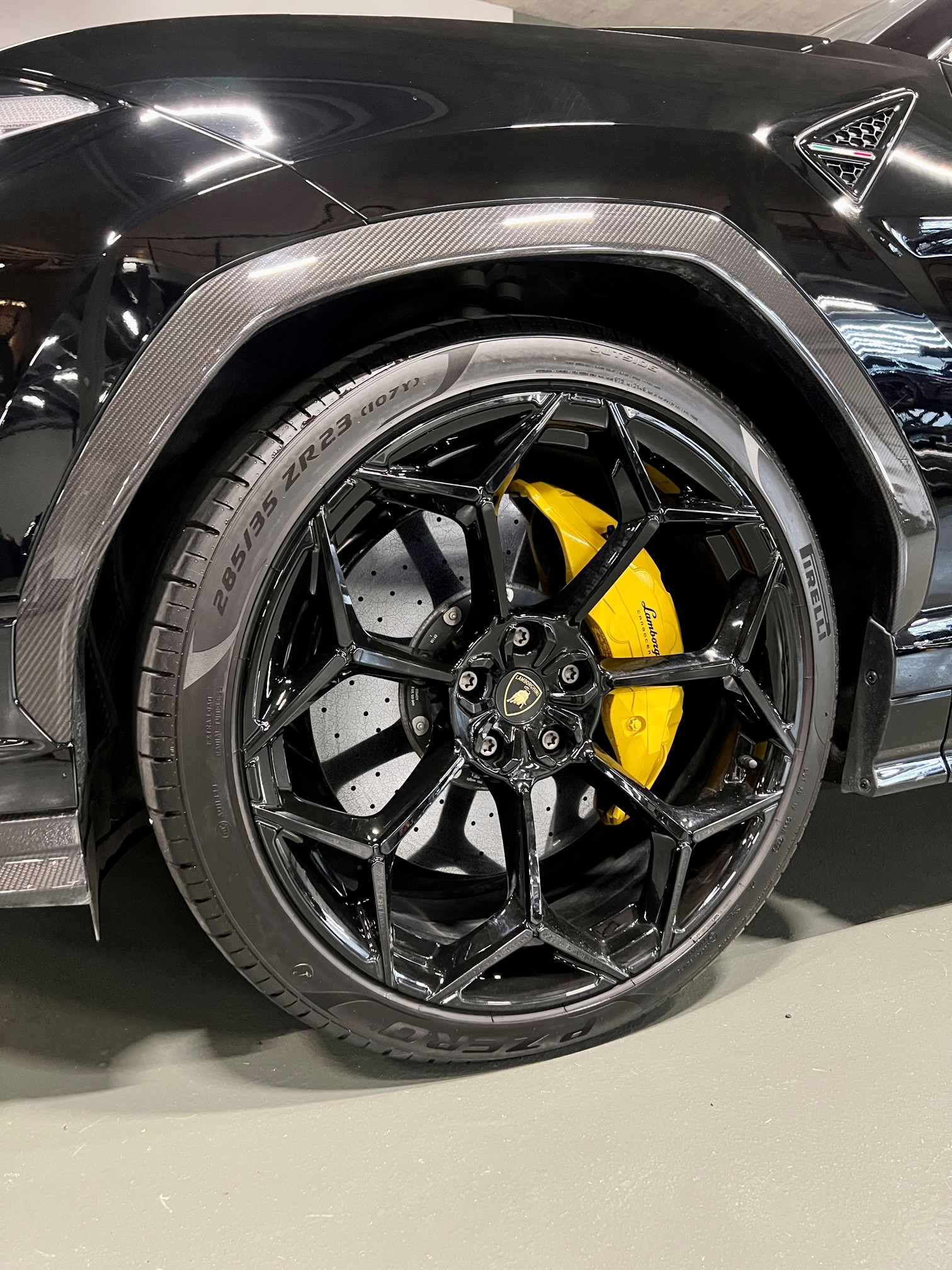 LAMBORGHINI Urus E-Gear Performante *Carbone*-image-13