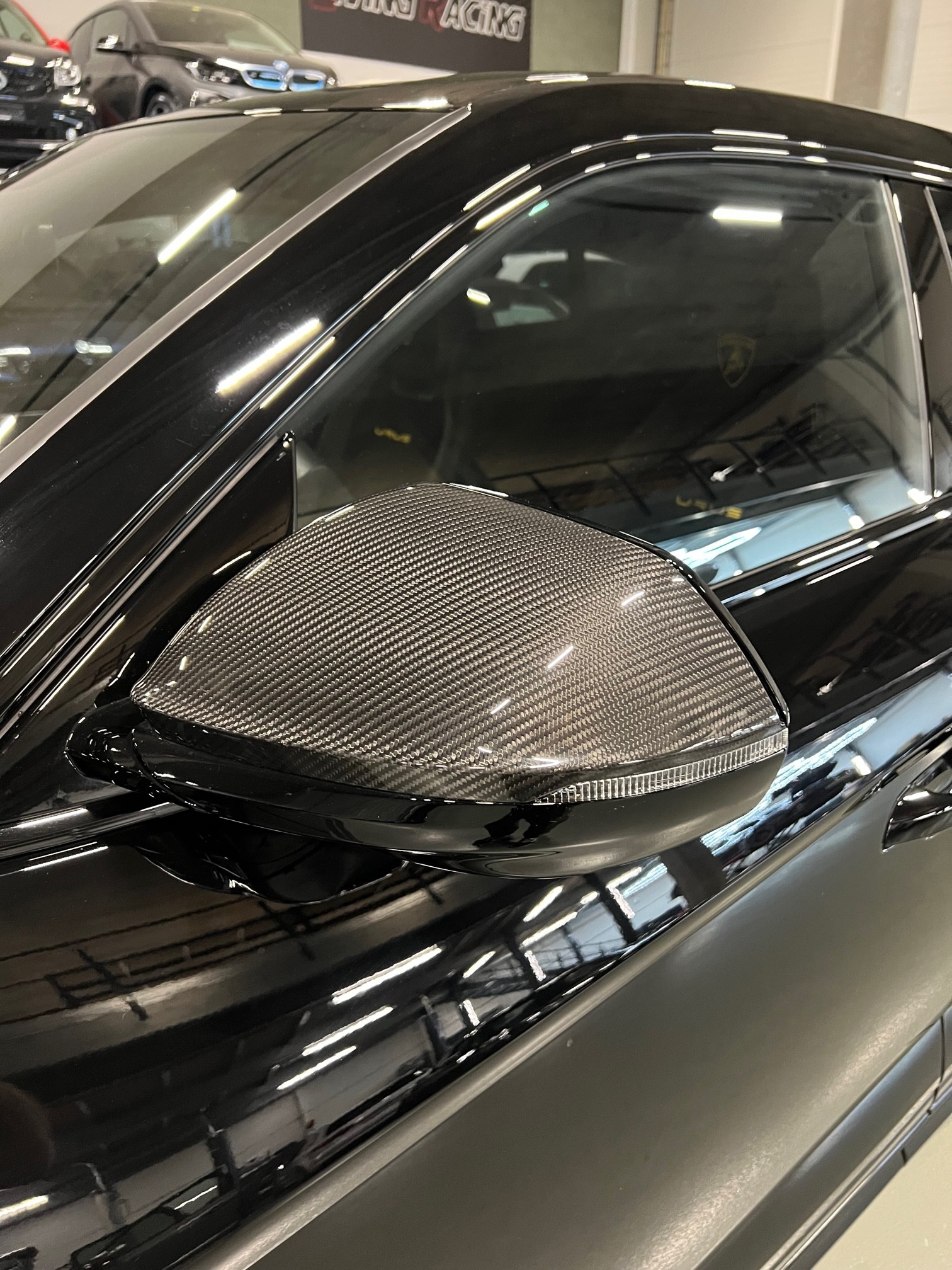 LAMBORGHINI Urus E-Gear Performante *Carbone*-image-12