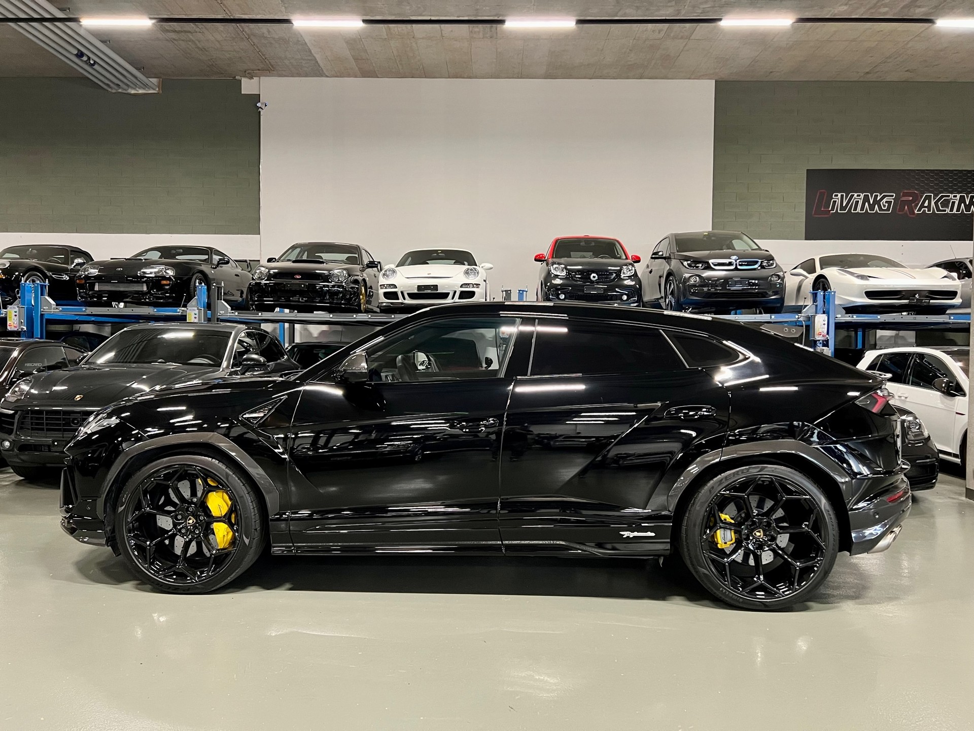 LAMBORGHINI Urus E-Gear Performante *Carbone*-image-0