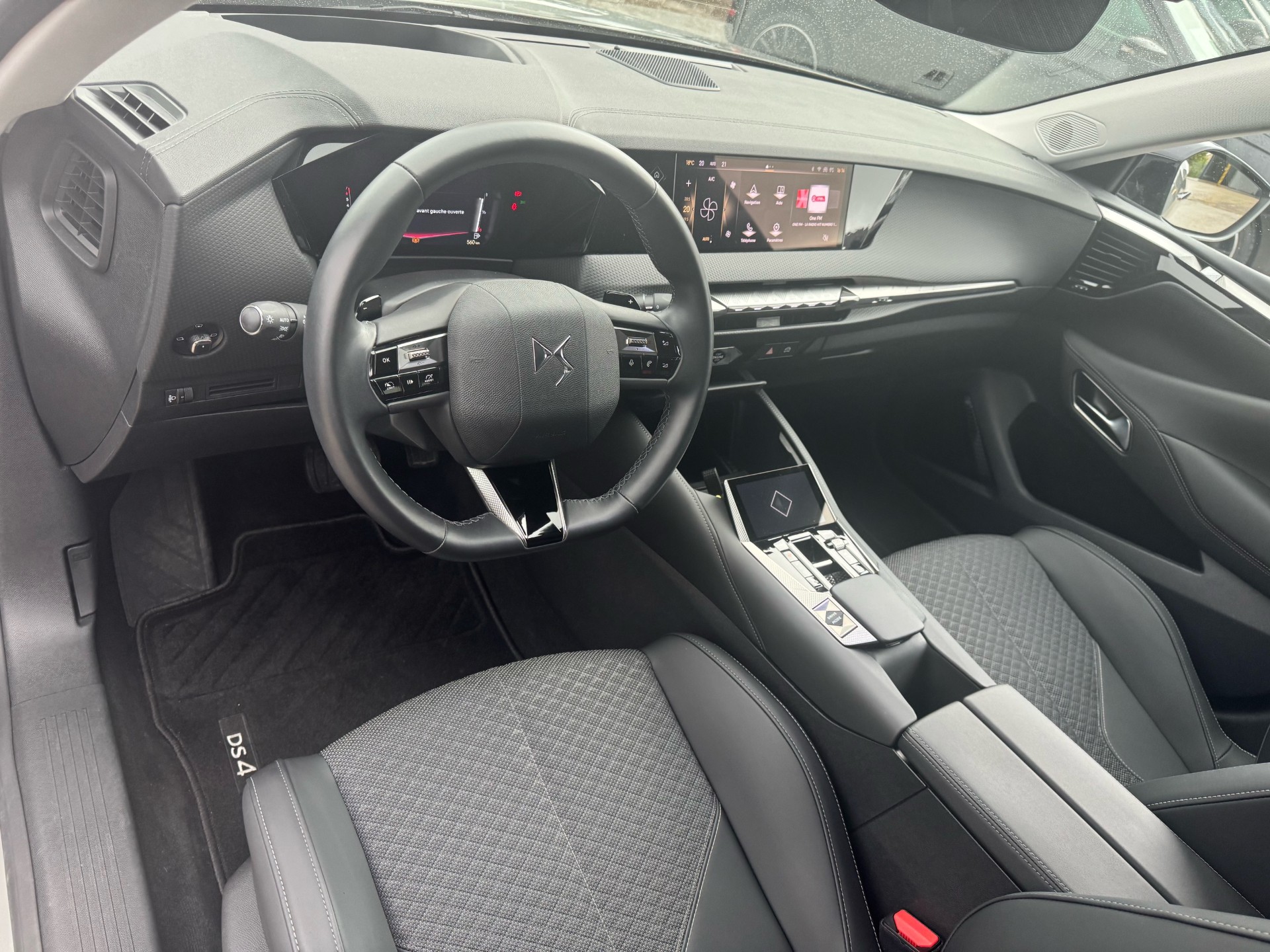 DS AUTOMOBILES DS 4 1.2PT Trocadero EAT8-image-6