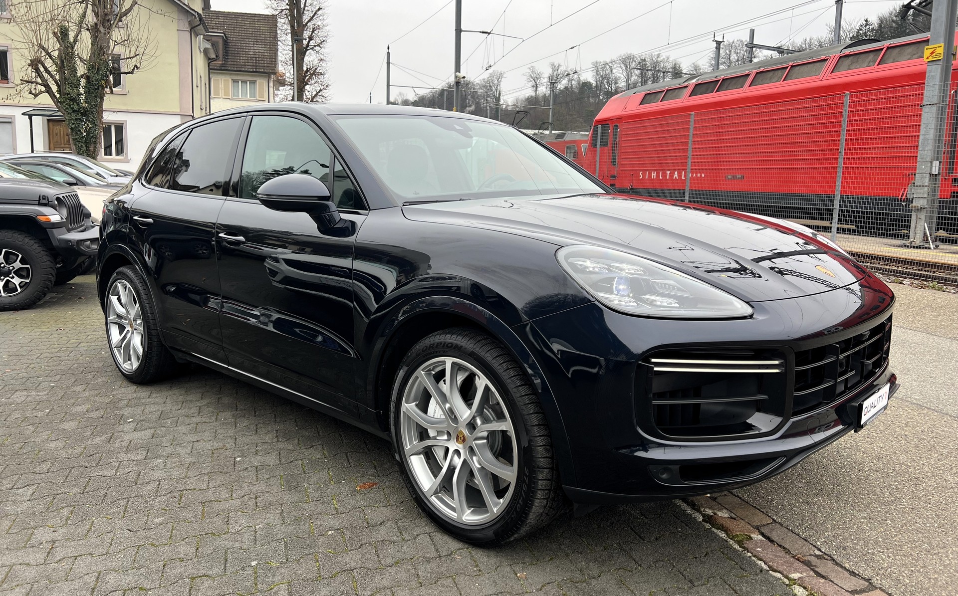PORSCHE Cayenne Turbo-image-6