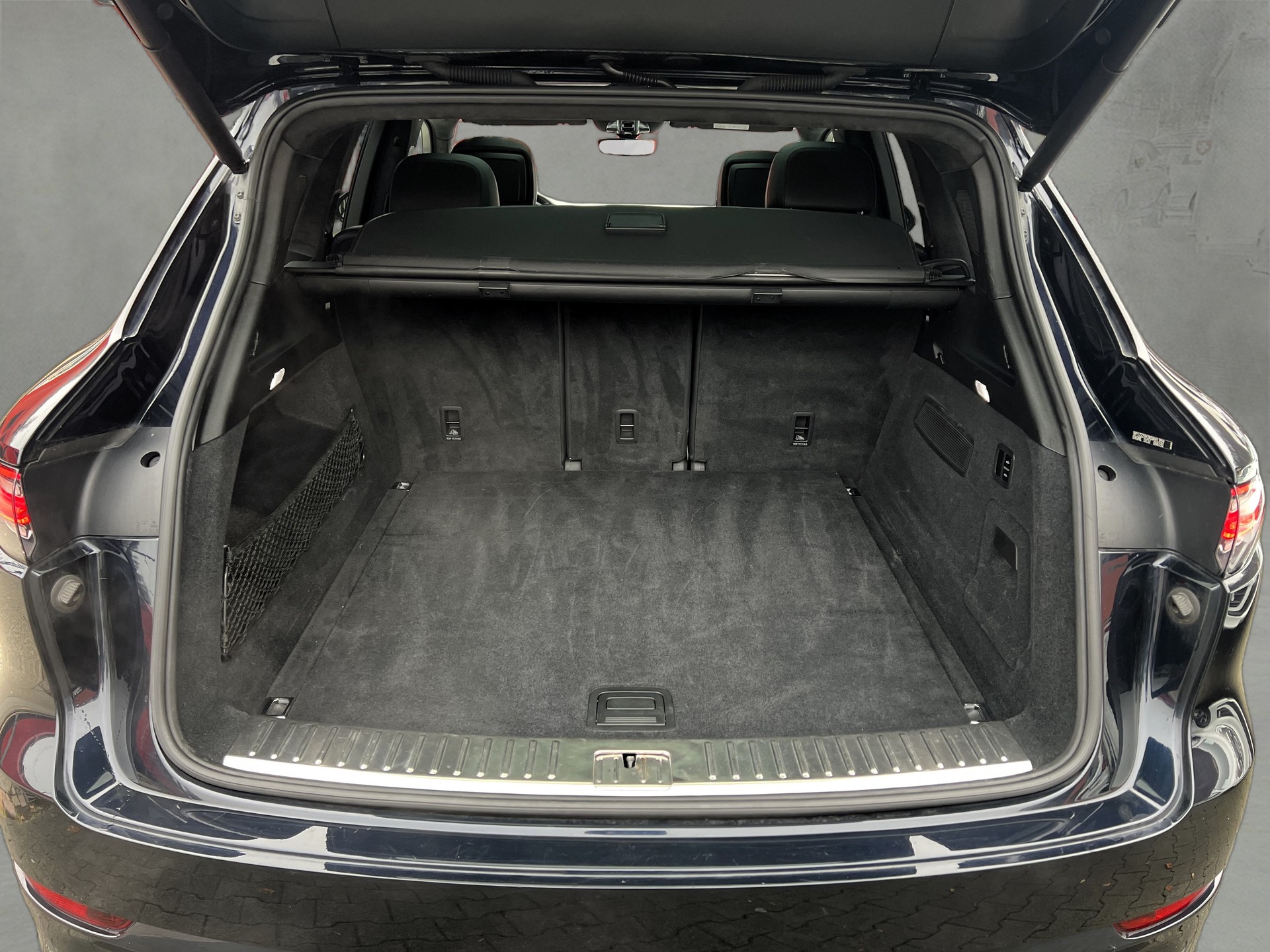 PORSCHE Cayenne Turbo-image-9