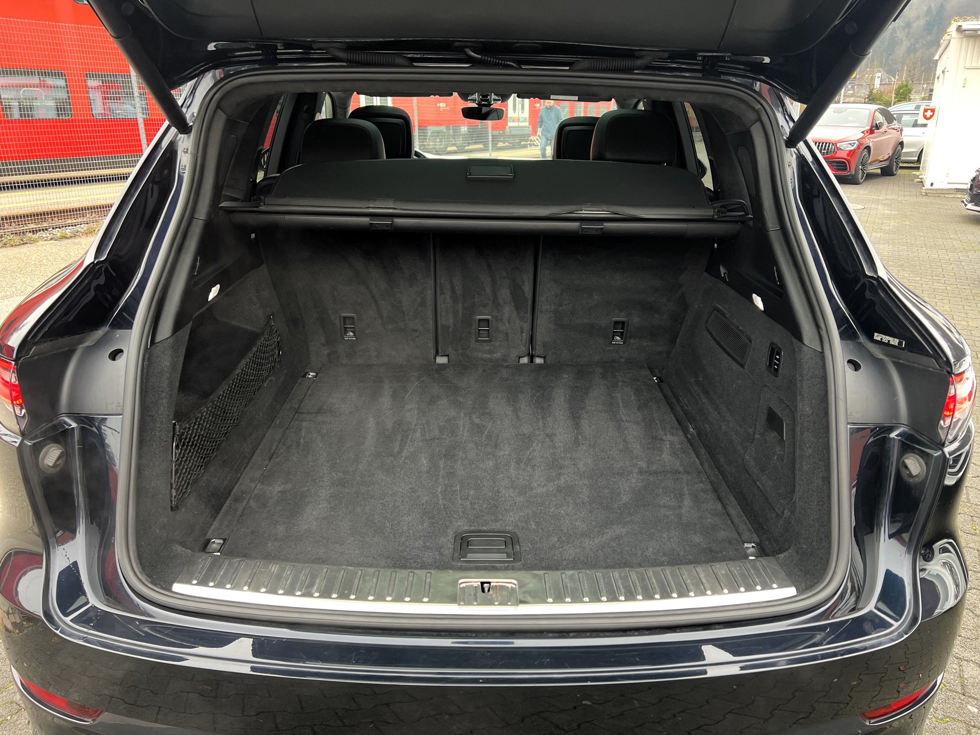 PORSCHE Cayenne Turbo-image-9