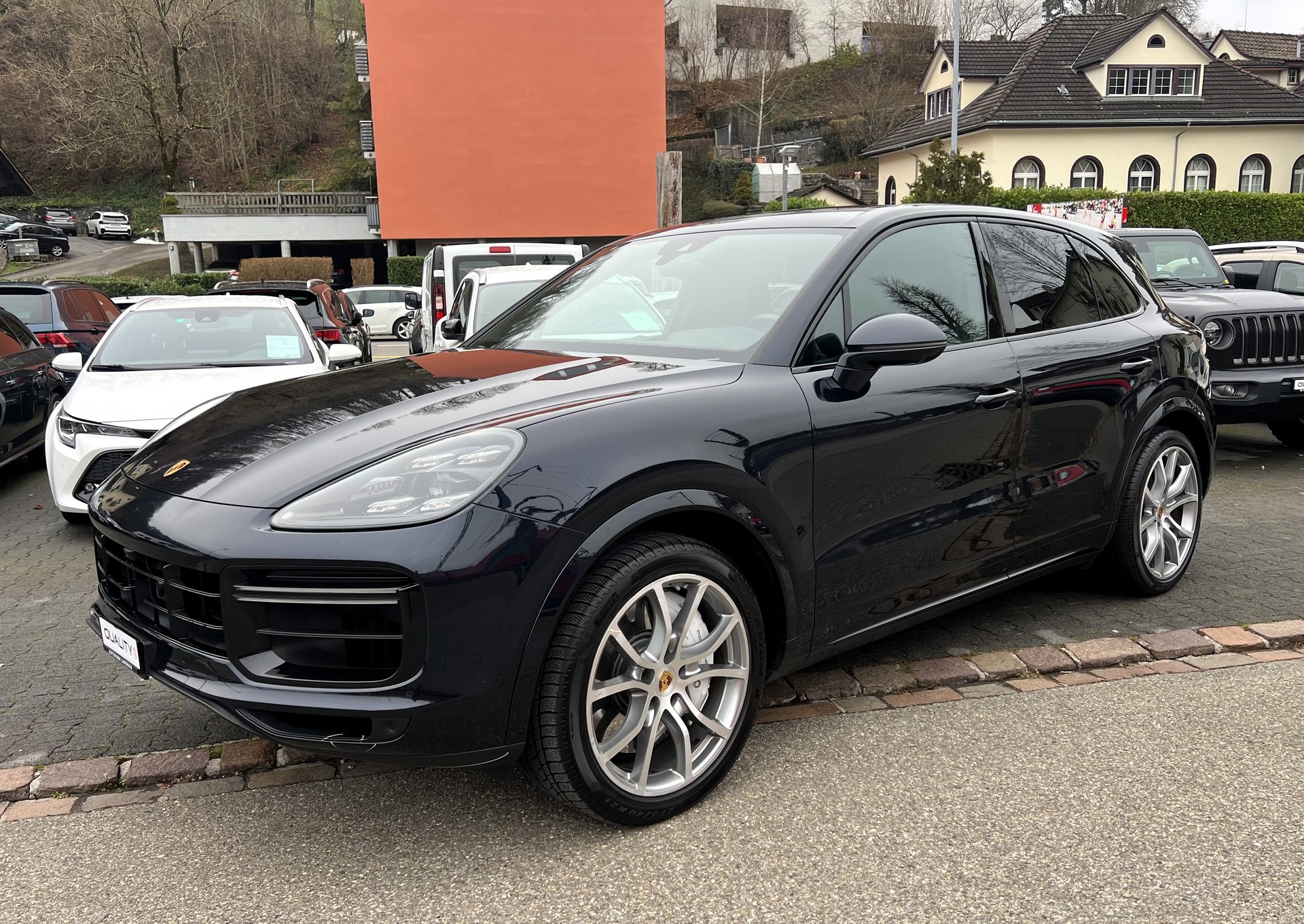 PORSCHE Cayenne Turbo-image-0