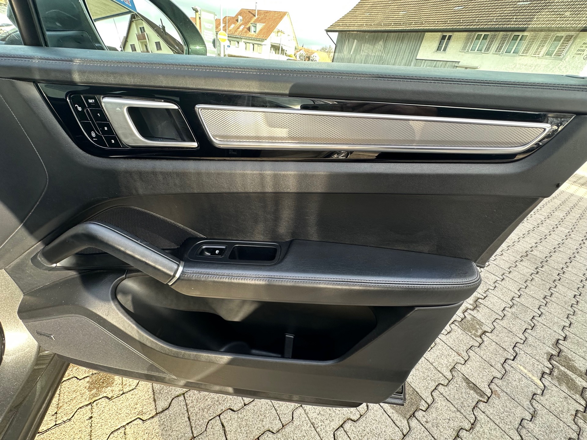 PORSCHE Cayenne S-image-5