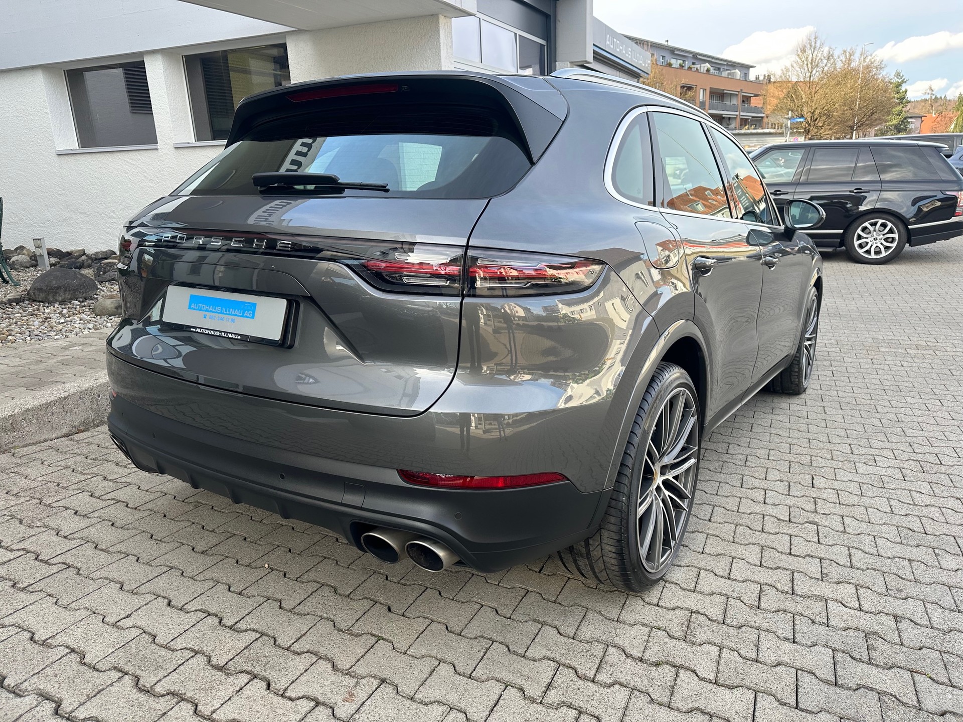 PORSCHE Cayenne S-image-2