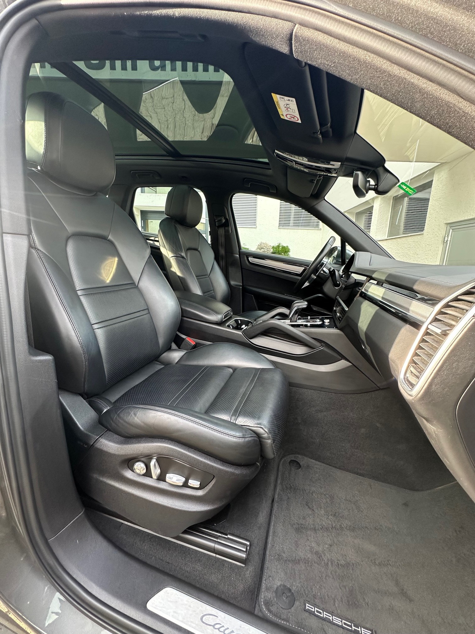 PORSCHE Cayenne S-image-4