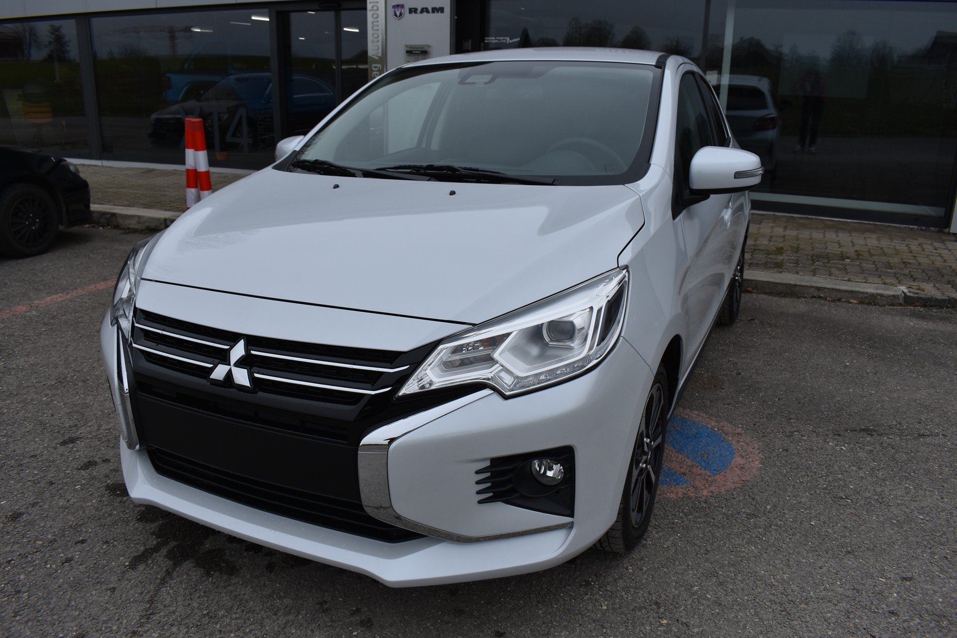 MITSUBISHI Space Star 1.2 CVT Intense-image-1
