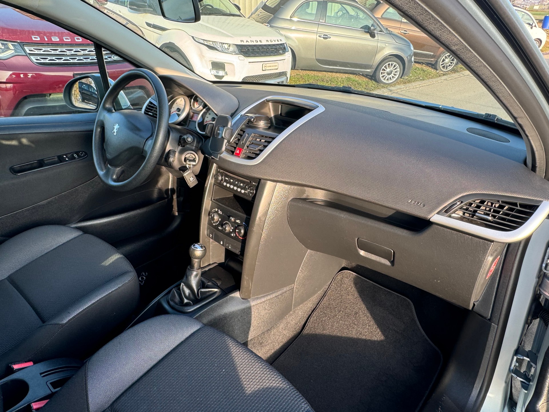 PEUGEOT 207 1.4 16V Millesim 200-image-5